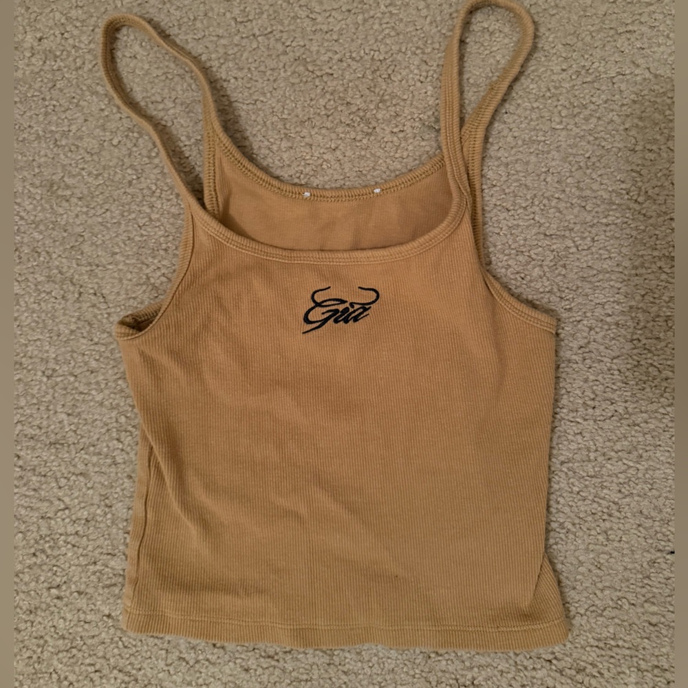 I am Gia tank top
